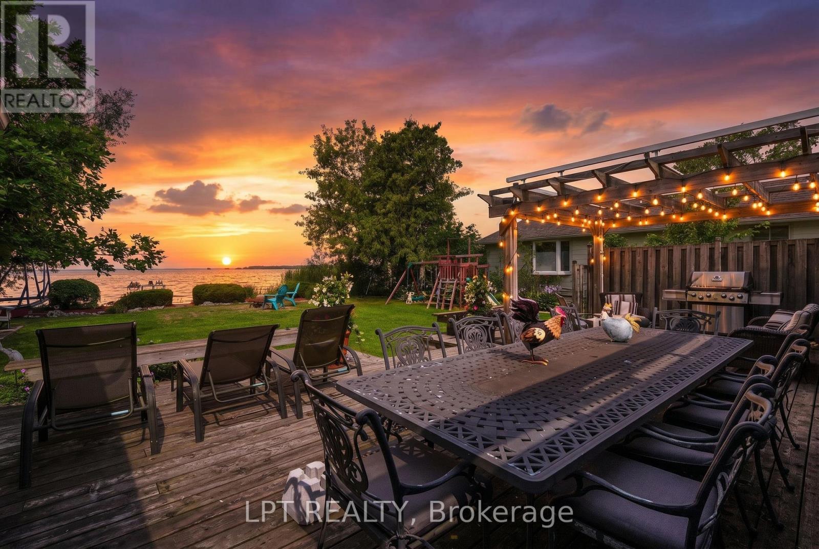 76 Mcrae Beach Road, Georgina, Ontario  L0E 1N0 - Photo 2 - N12999972