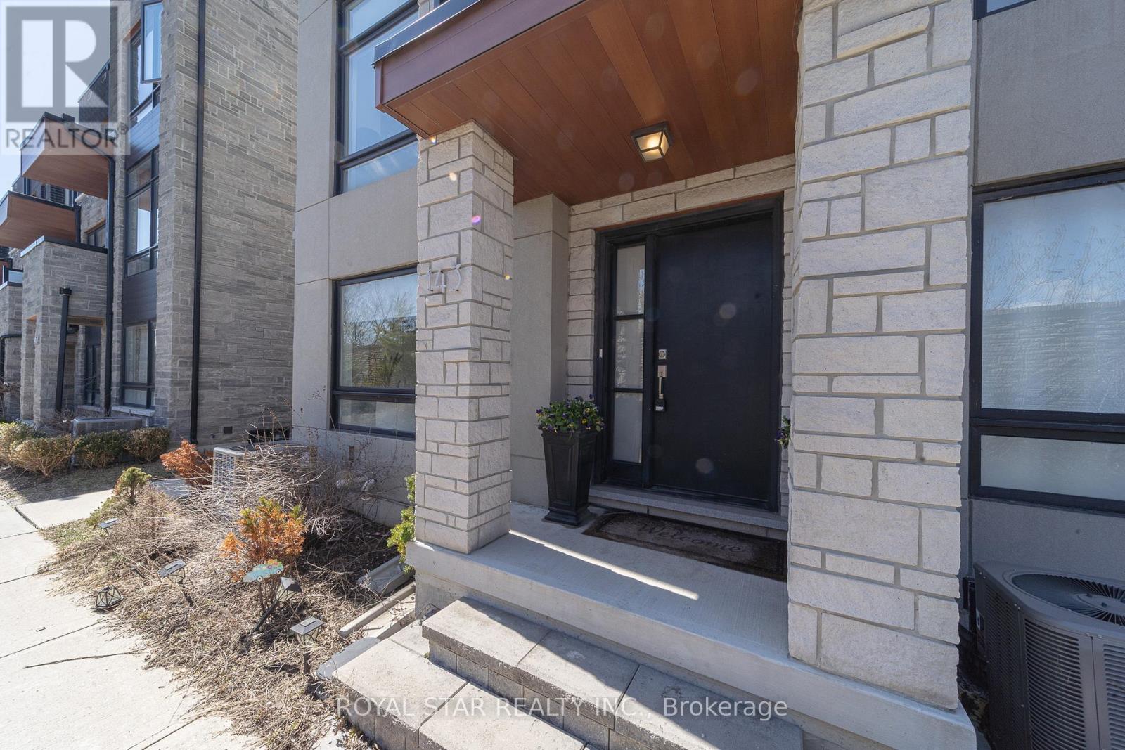 143 Carpaccio Avenue, Vaughan, Ontario  L4H 4R6 - Photo 4 - N13000138