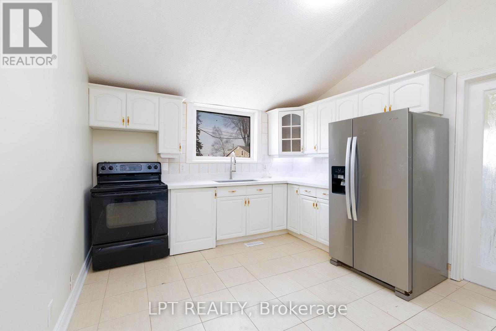 21 Hadden Road, Georgina, Ontario  L0E 1R0 - Photo 10 - N13000174