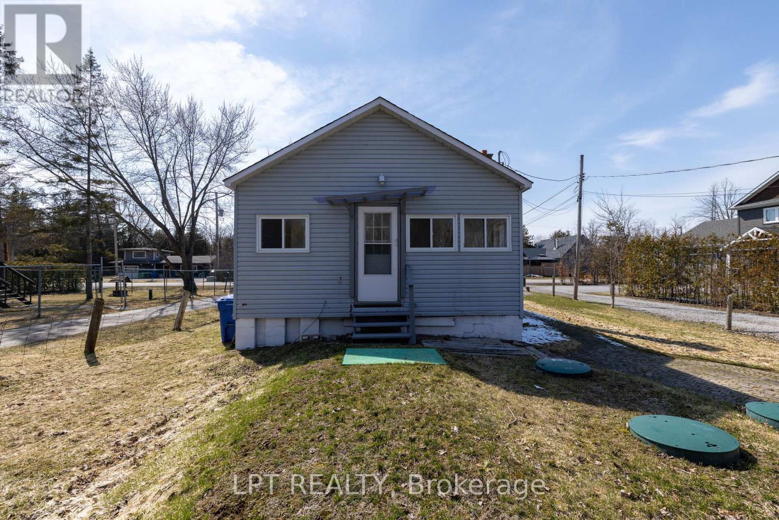 21 Hadden Road, Georgina, Ontario  L0E 1R0 - Photo 20 - N13000174