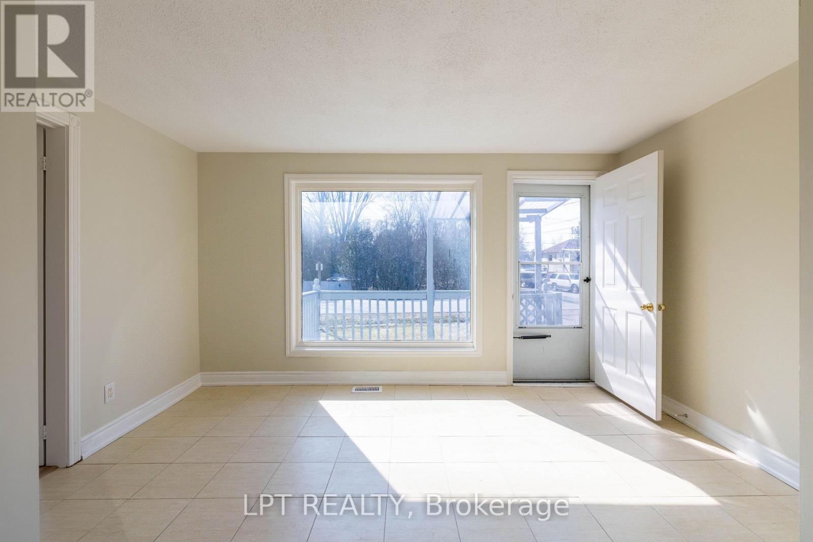 21 Hadden Road, Georgina, Ontario  L0E 1R0 - Photo 6 - N13000174