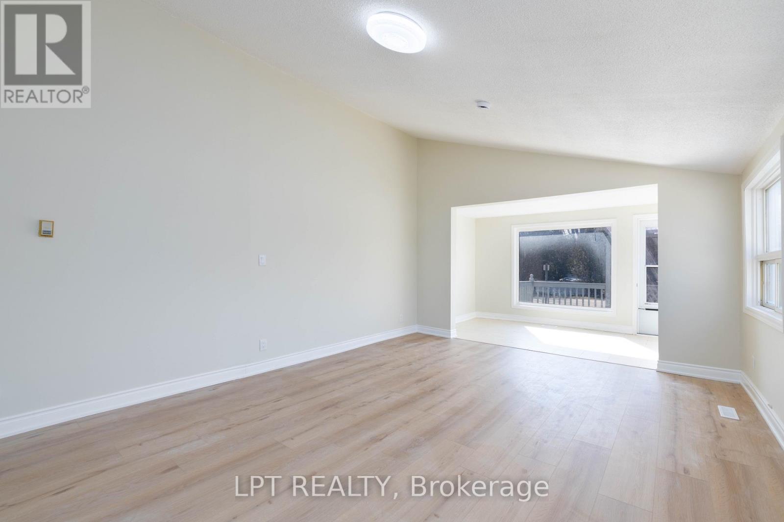 21 Hadden Road, Georgina, Ontario  L0E 1R0 - Photo 7 - N13000174