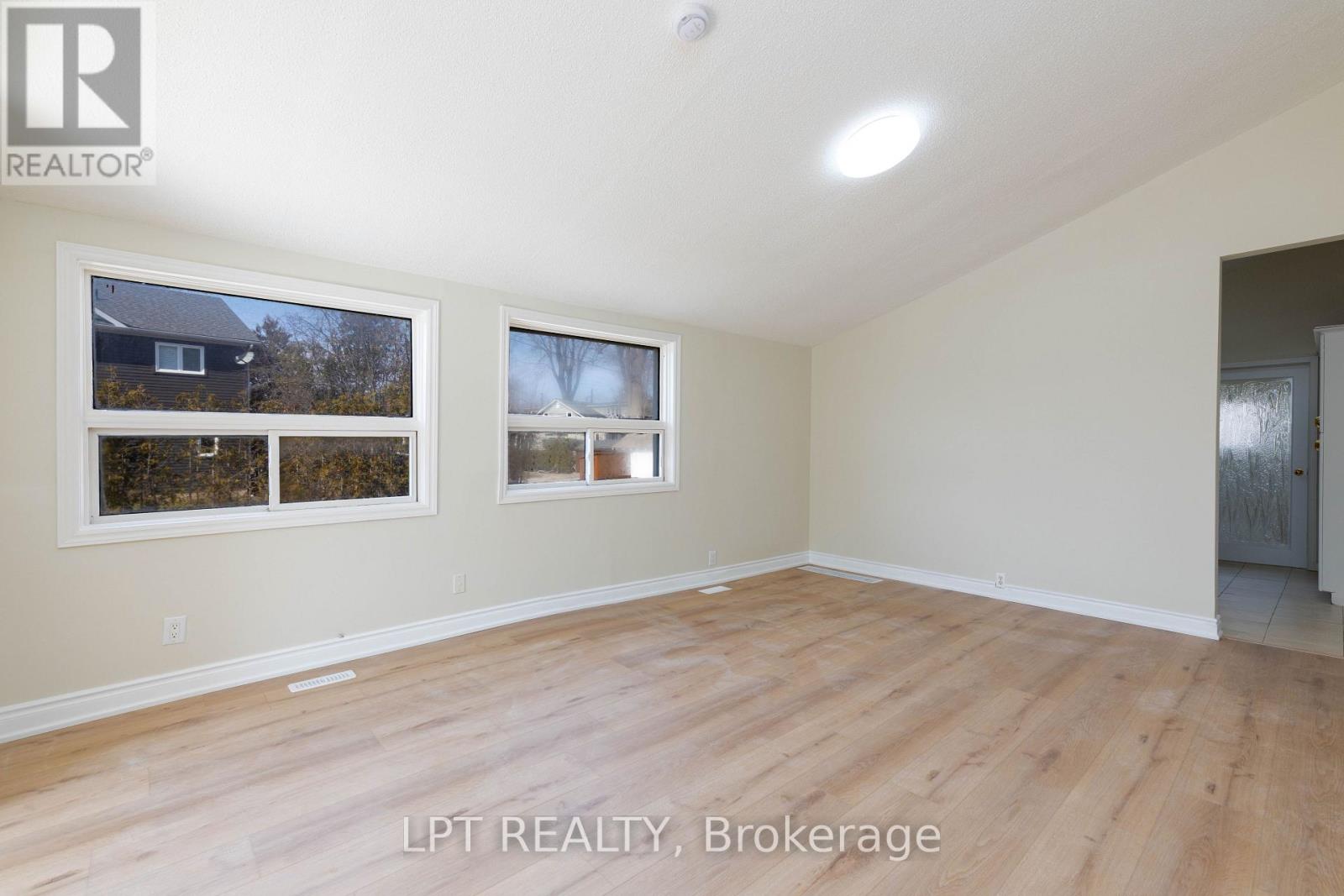 21 Hadden Road, Georgina, Ontario  L0E 1R0 - Photo 9 - N13000174