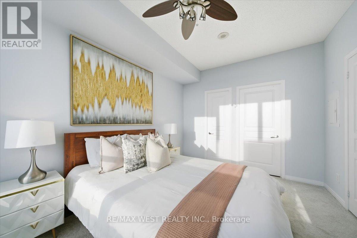 3302 - 2240 Lake Shore Boulevard W, Toronto, Ontario  M8V 0B1 - Photo 10 - W12999964