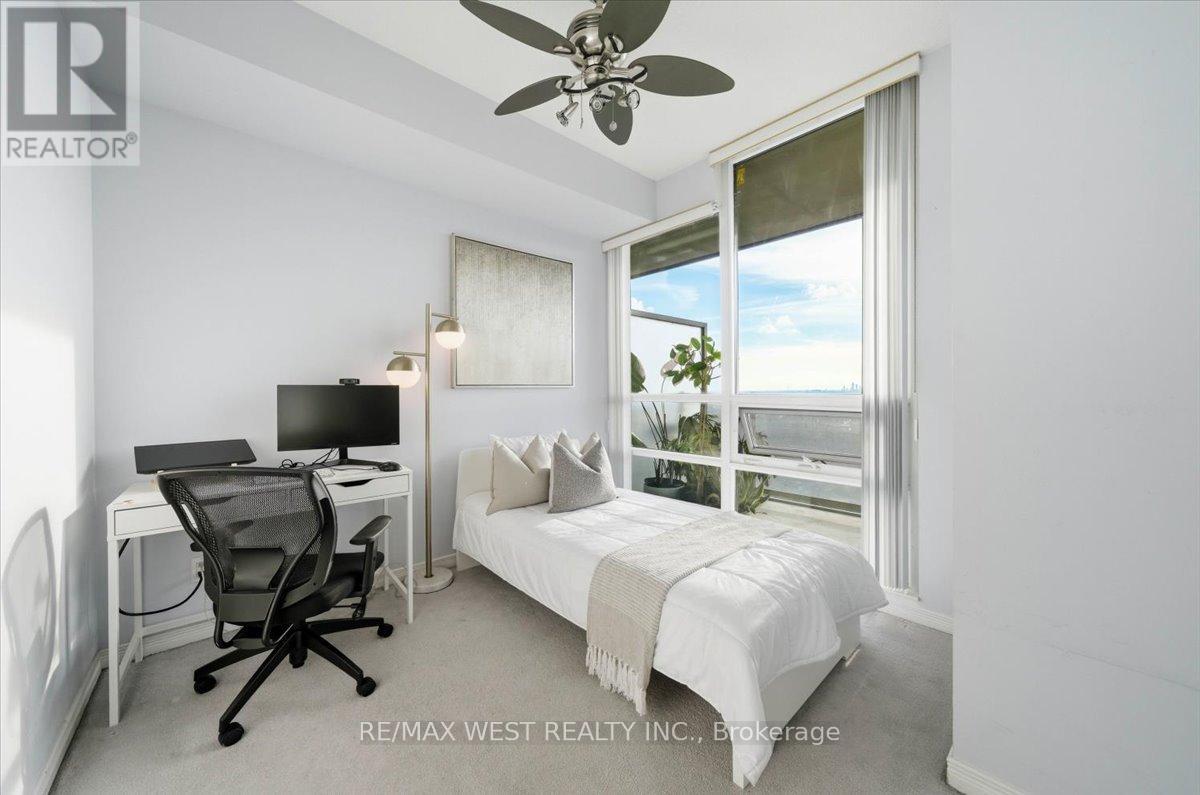 3302 - 2240 Lake Shore Boulevard W, Toronto, Ontario  M8V 0B1 - Photo 13 - W12999964