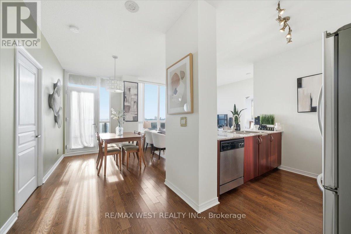 3302 - 2240 Lake Shore Boulevard W, Toronto, Ontario  M8V 0B1 - Photo 2 - W12999964