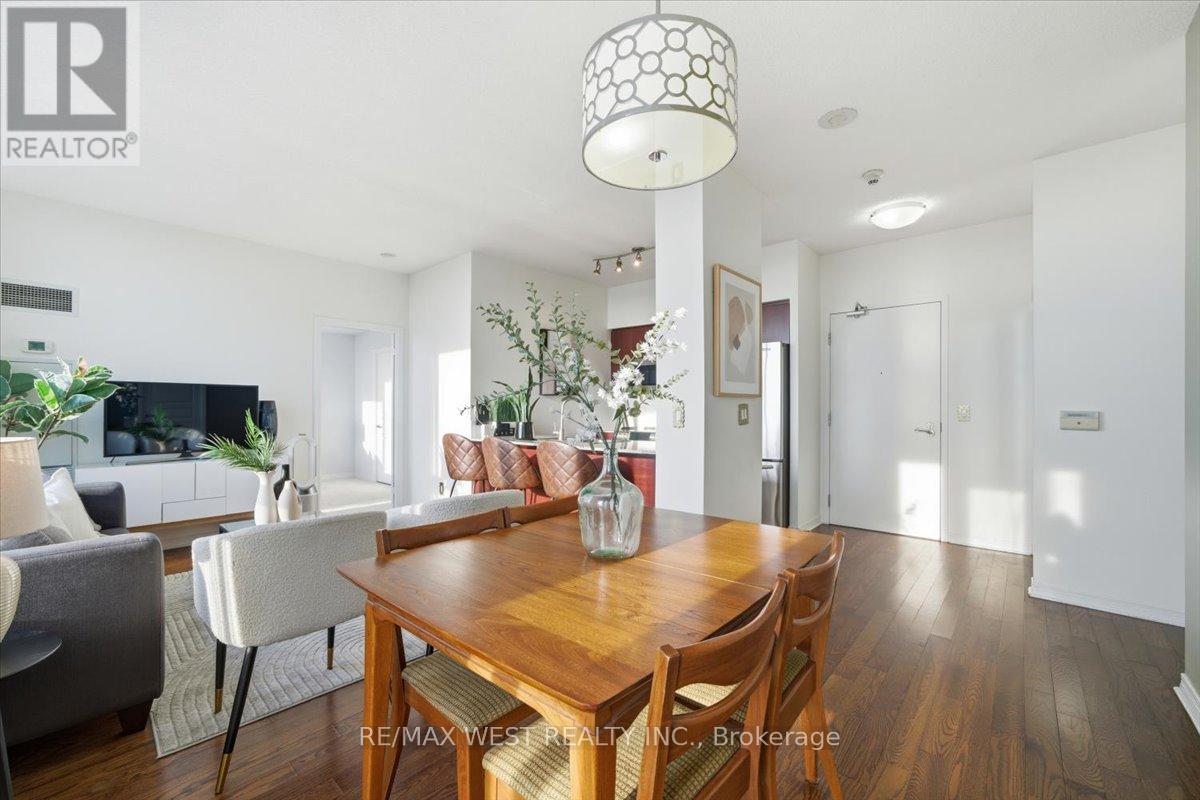 3302 - 2240 Lake Shore Boulevard W, Toronto, Ontario  M8V 0B1 - Photo 3 - W12999964