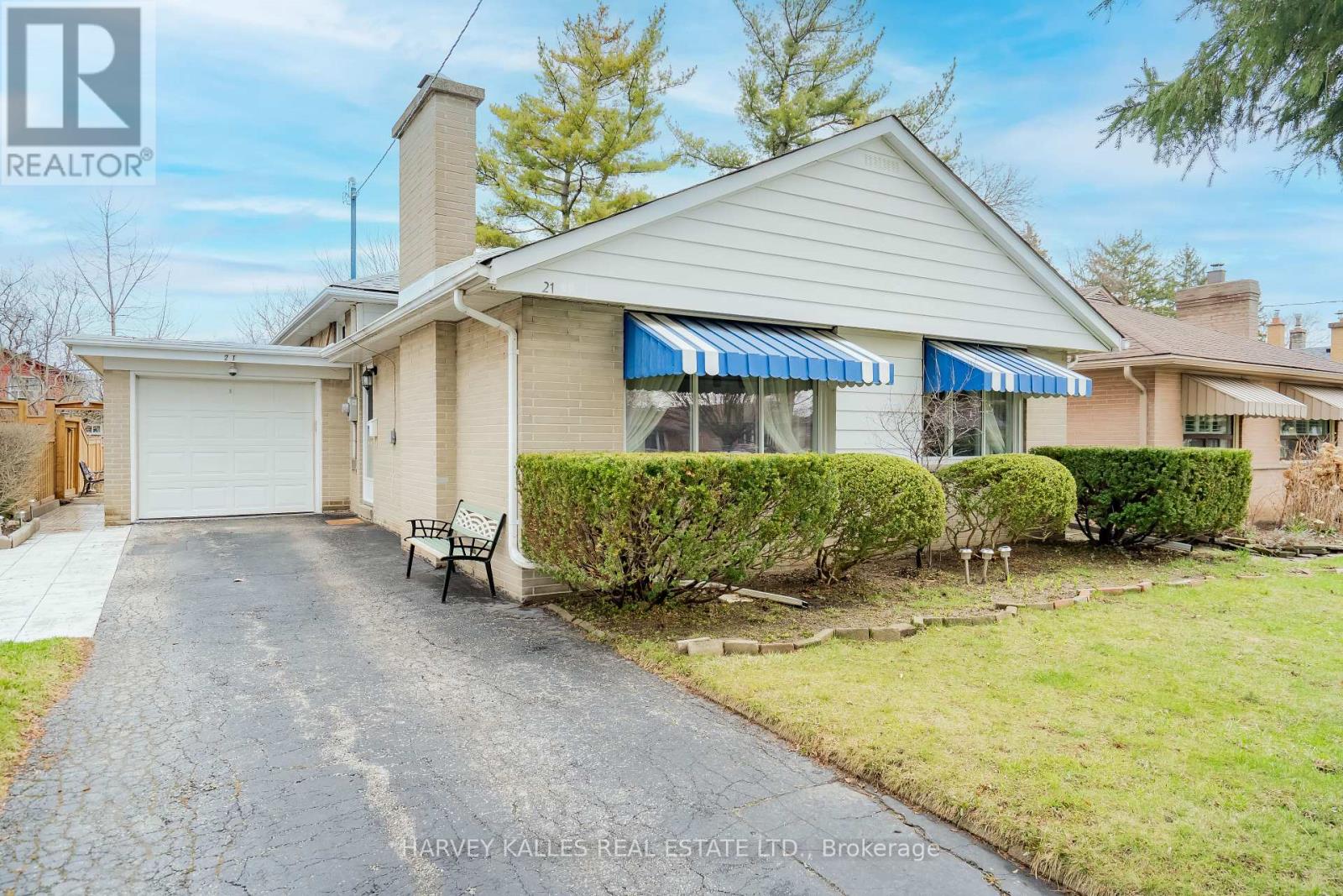 21 Barford Road, Toronto, Ontario  M9W 4H3 - Photo 2 - W12999988