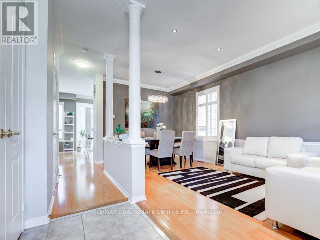 3652 Emery Drive, Mississauga, Ontario  L5M 7G8 - Photo 4 - W13000000