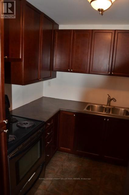 148 - 1066 Falgarwood Drive, Oakville, Ontario  L6H 2P3 - Photo 3 - W13000062