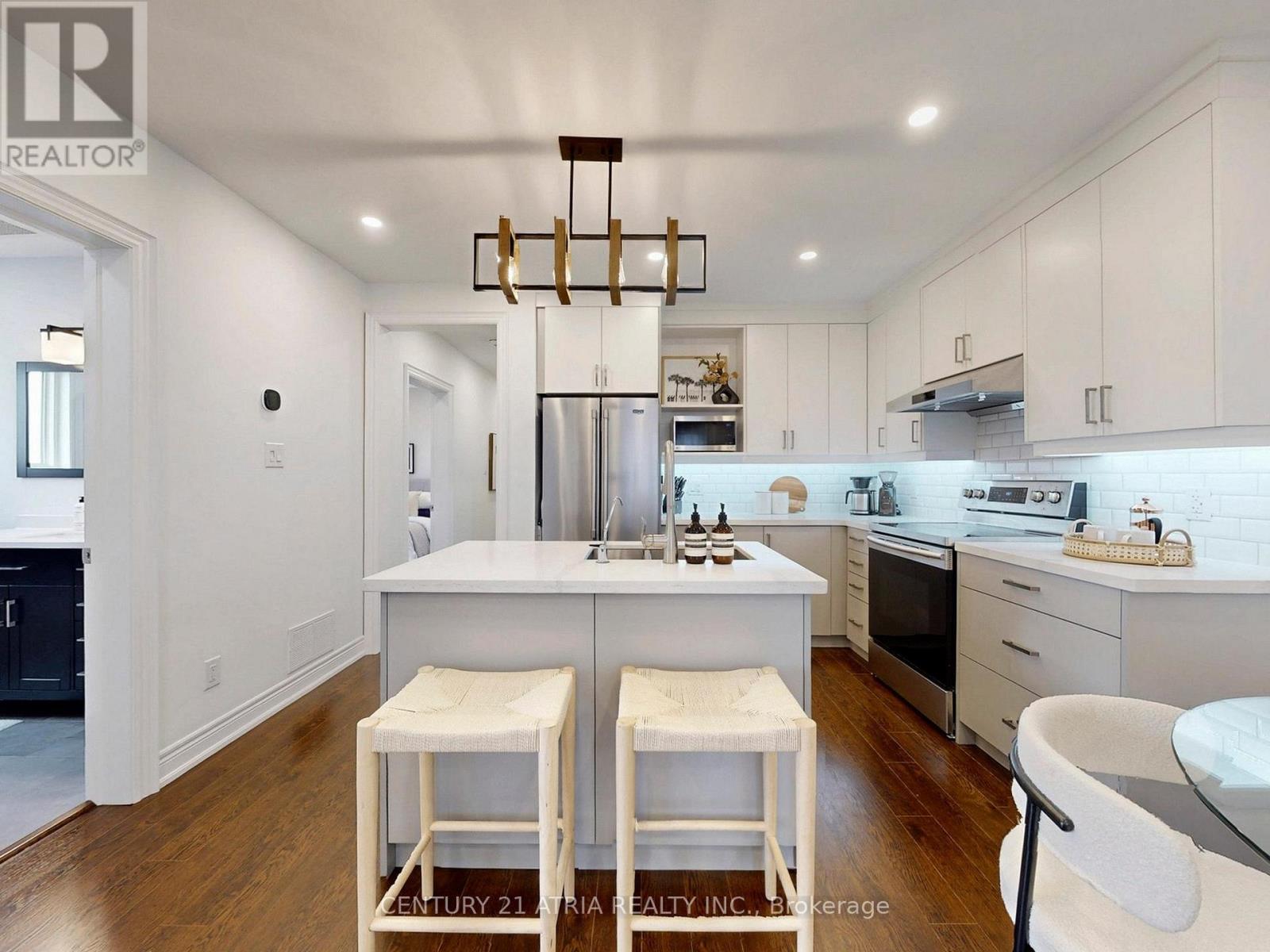 534 Silverthorn Avenue, Toronto, Ontario  M6M 3H9 - Photo 11 - W13000084