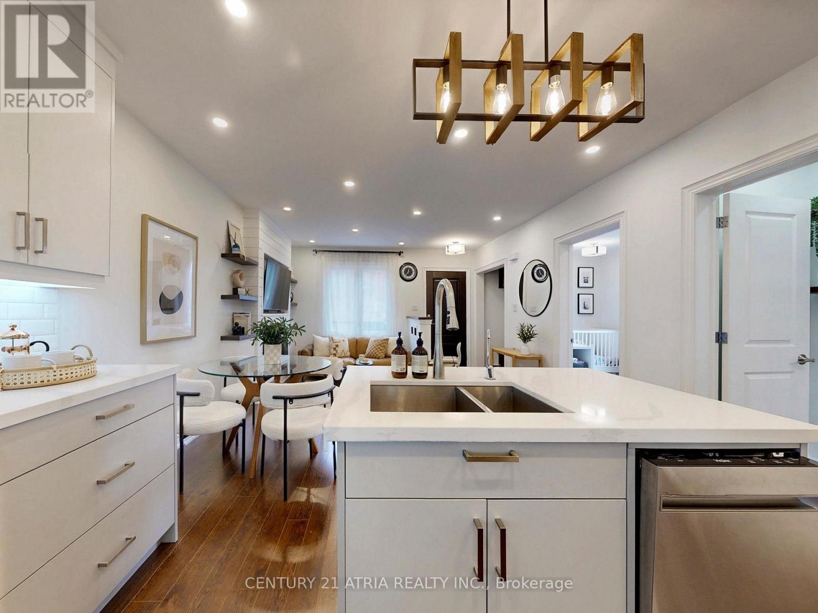 534 Silverthorn Avenue, Toronto, Ontario  M6M 3H9 - Photo 13 - W13000084