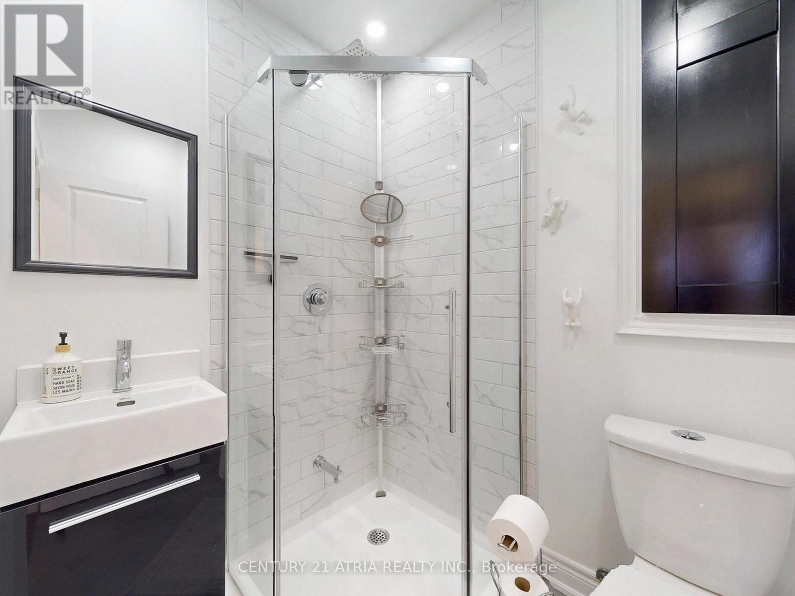 534 Silverthorn Avenue, Toronto, Ontario  M6M 3H9 - Photo 21 - W13000084