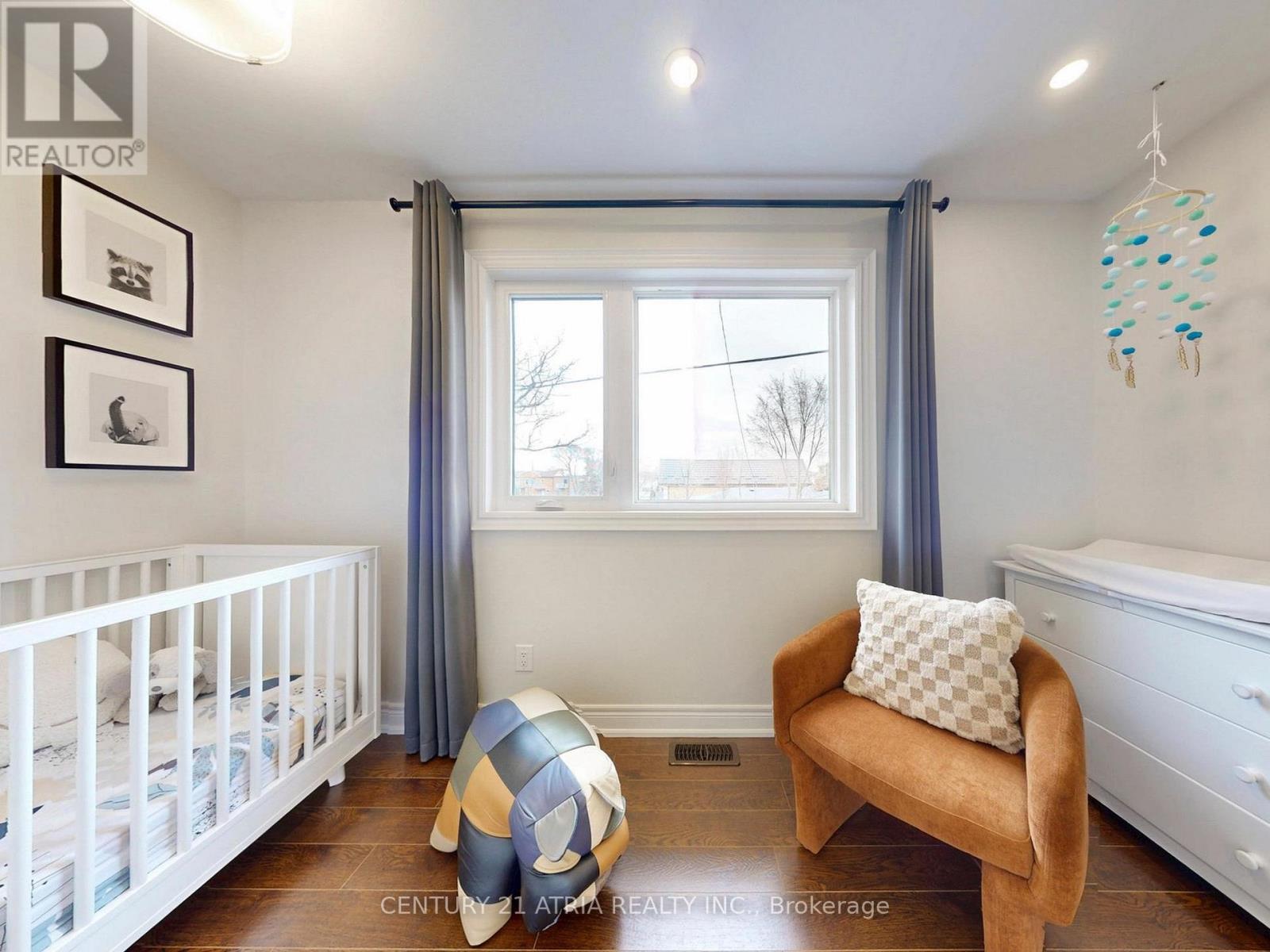 534 Silverthorn Avenue, Toronto, Ontario  M6M 3H9 - Photo 23 - W13000084