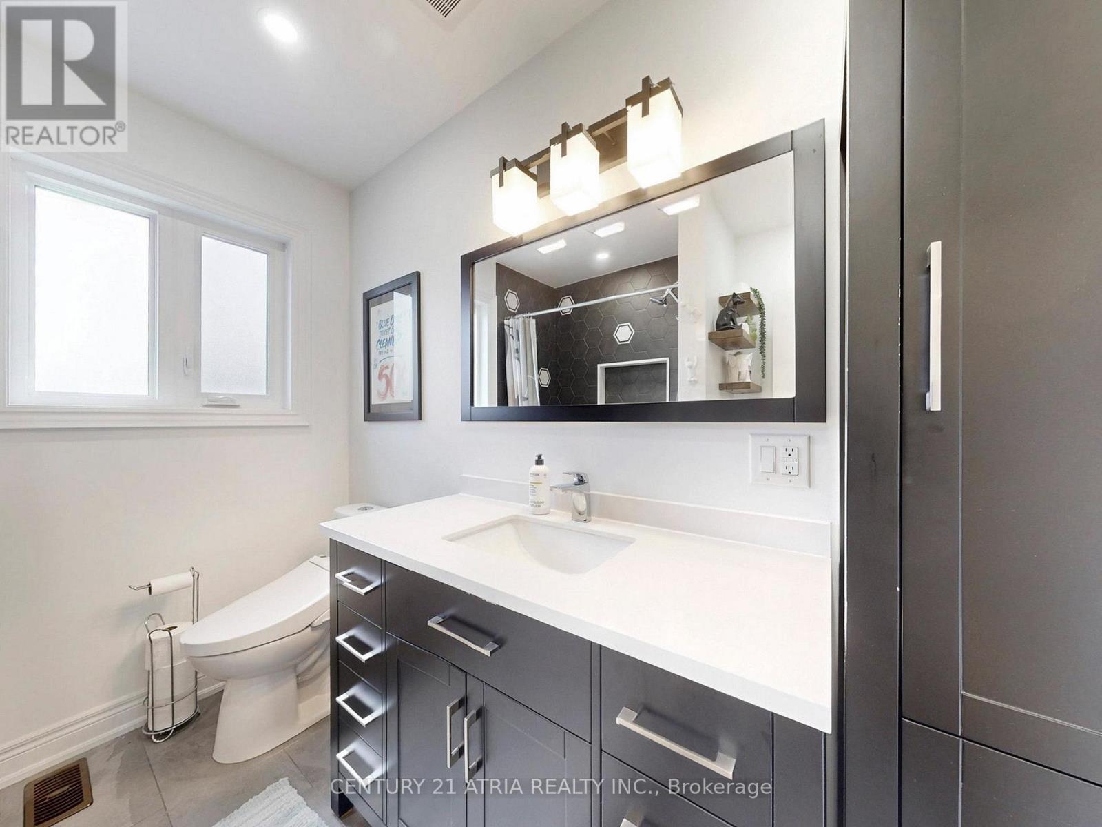 534 Silverthorn Avenue, Toronto, Ontario  M6M 3H9 - Photo 26 - W13000084