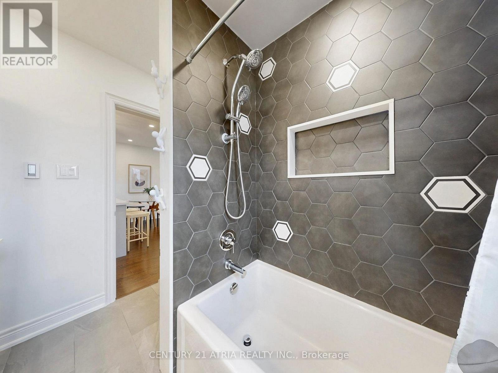 534 Silverthorn Avenue, Toronto, Ontario  M6M 3H9 - Photo 27 - W13000084