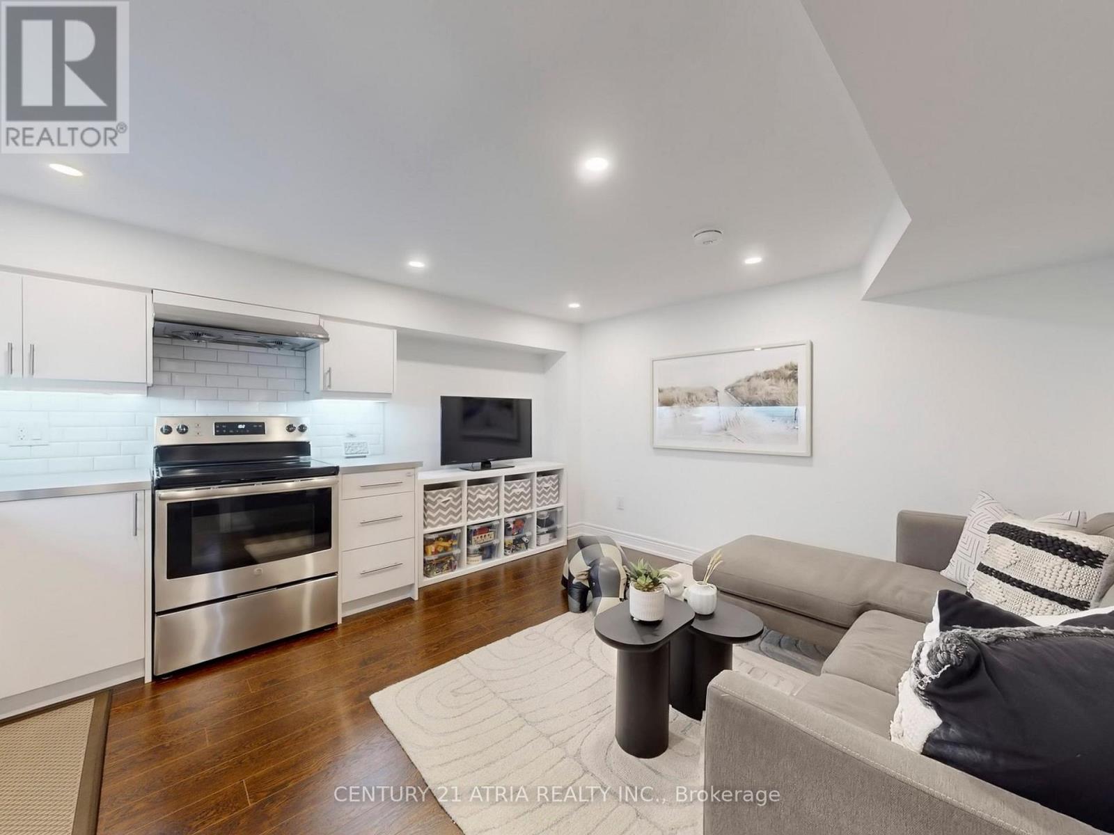 534 Silverthorn Avenue, Toronto, Ontario  M6M 3H9 - Photo 29 - W13000084