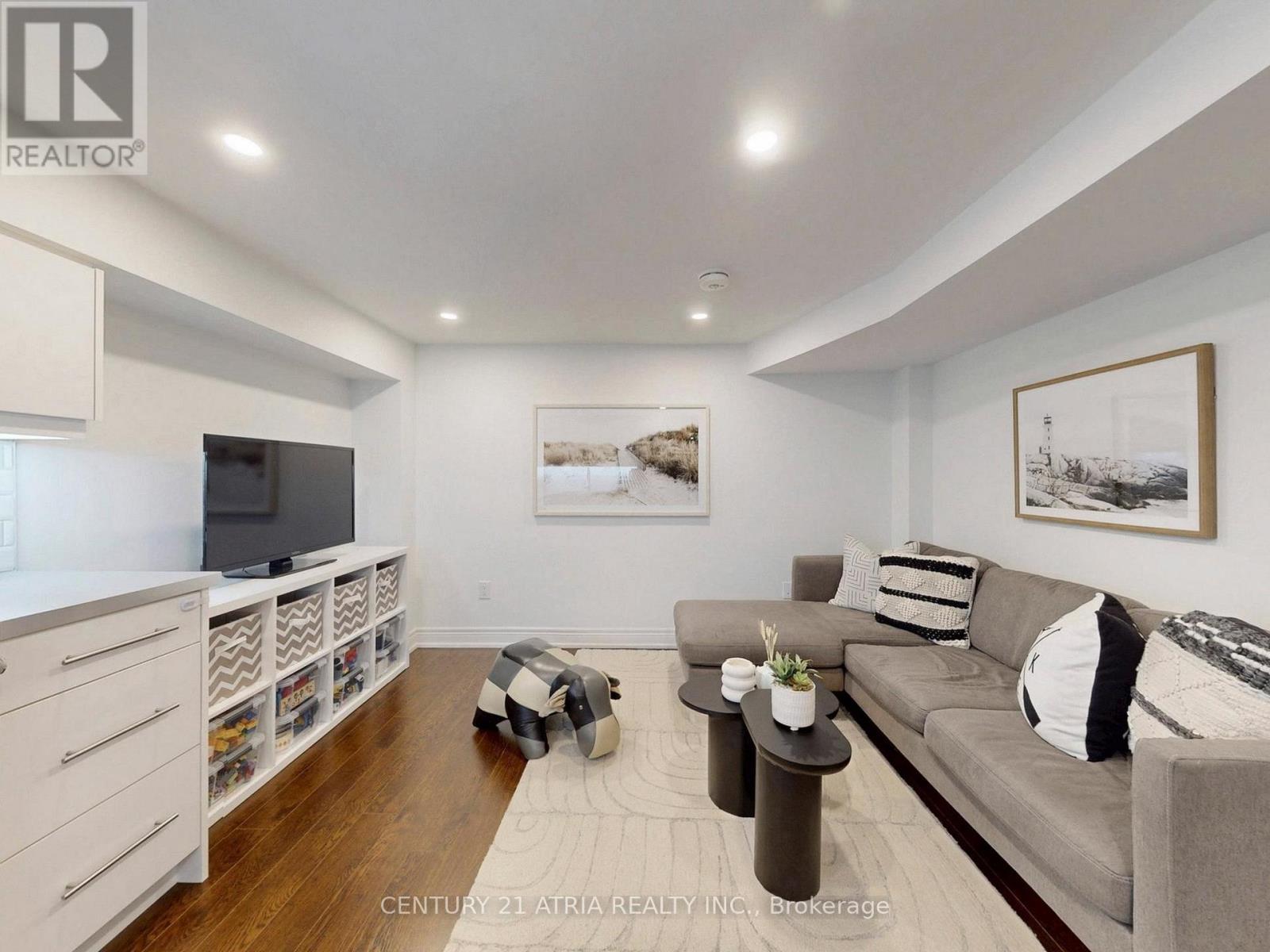 534 Silverthorn Avenue, Toronto, Ontario  M6M 3H9 - Photo 30 - W13000084