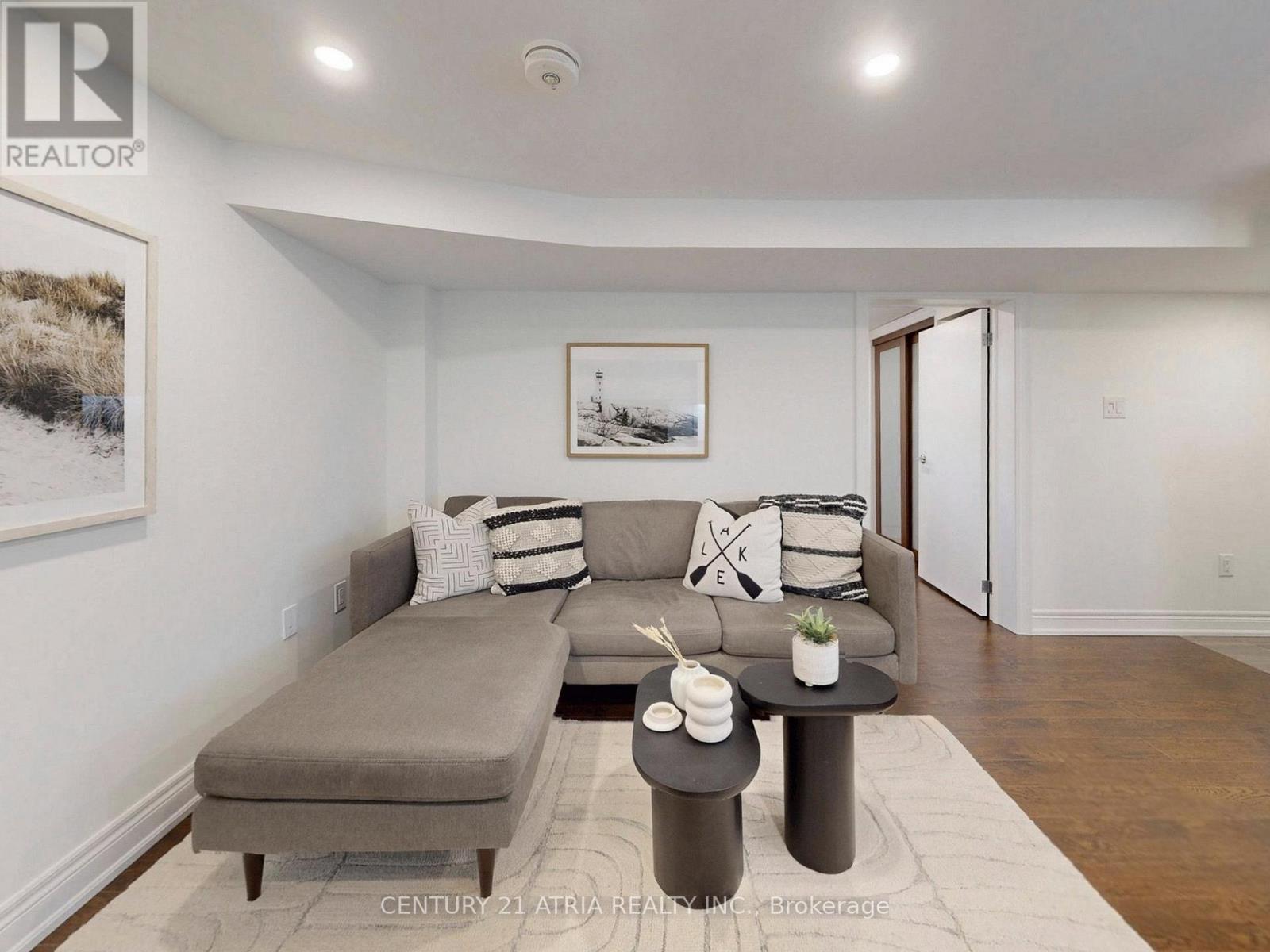 534 Silverthorn Avenue, Toronto, Ontario  M6M 3H9 - Photo 32 - W13000084