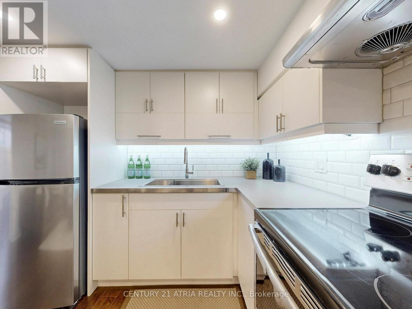 534 Silverthorn Avenue, Toronto, Ontario  M6M 3H9 - Photo 35 - W13000084