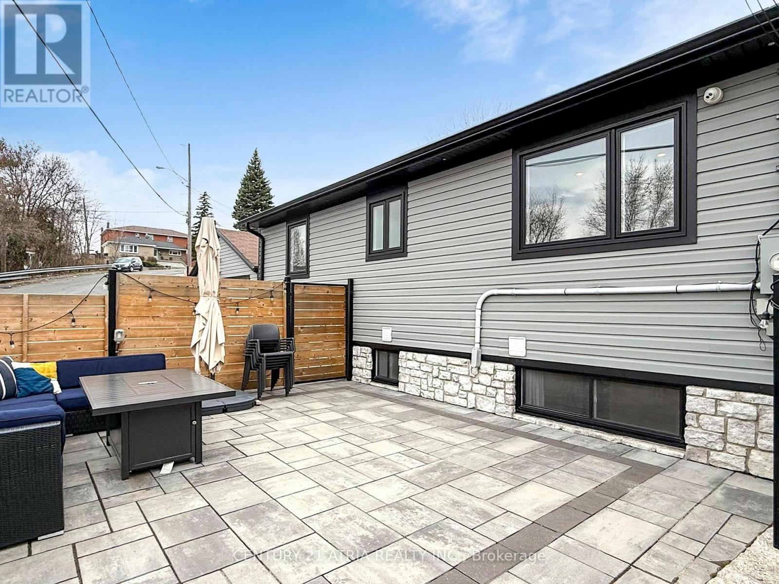 534 Silverthorn Avenue, Toronto, Ontario  M6M 3H9 - Photo 45 - W13000084