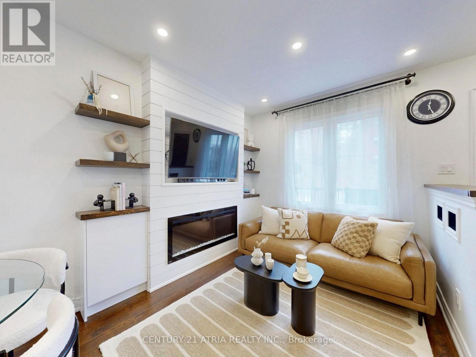 534 Silverthorn Avenue, Toronto, Ontario  M6M 3H9 - Photo 6 - W13000084