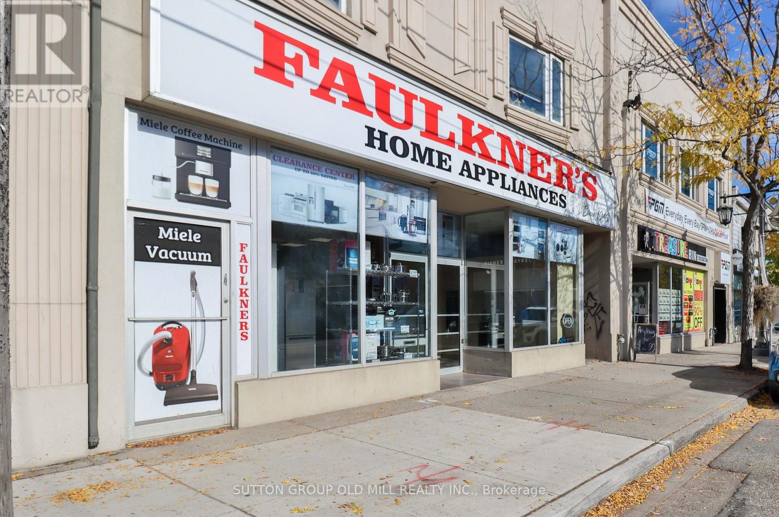 2882 LAKE SHORE BOULEVARD W, Toronto, Ontario