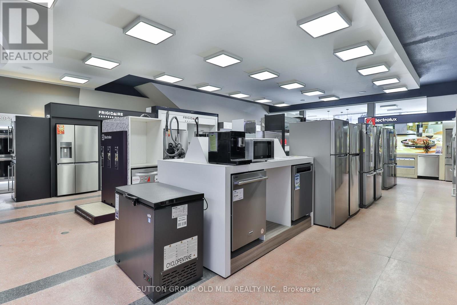 2882 Lake Shore Boulevard W, Toronto, Ontario  M8Y 1K4 - Photo 7 - W13000086