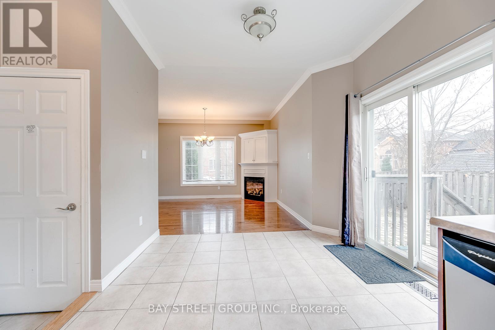 5218 Garland Crescent, Burlington, Ontario  L7L 7K9 - Photo 10 - W13000090