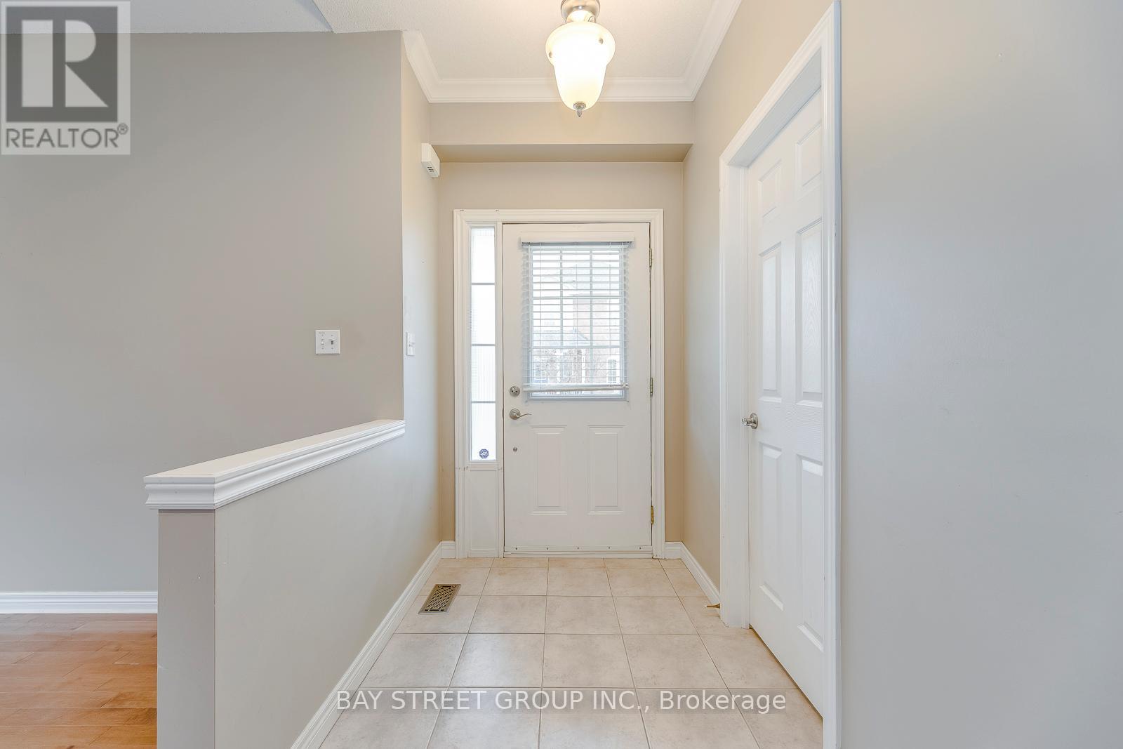 5218 Garland Crescent, Burlington, Ontario  L7L 7K9 - Photo 4 - W13000090