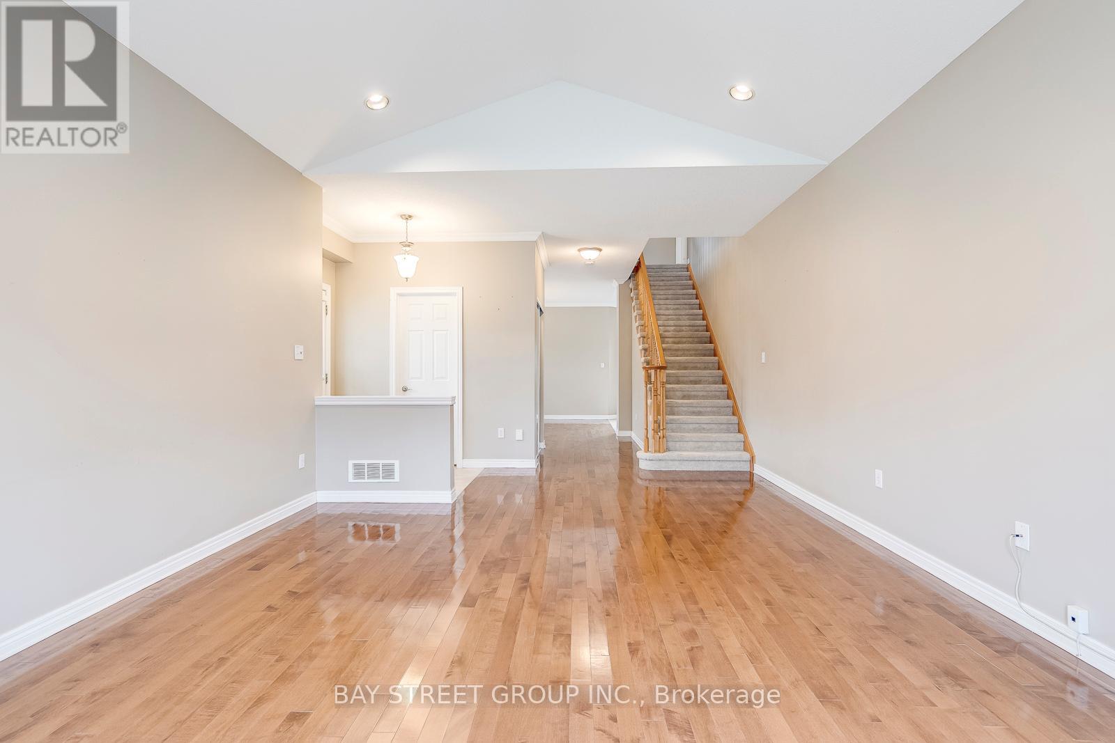5218 Garland Crescent, Burlington, Ontario  L7L 7K9 - Photo 7 - W13000090