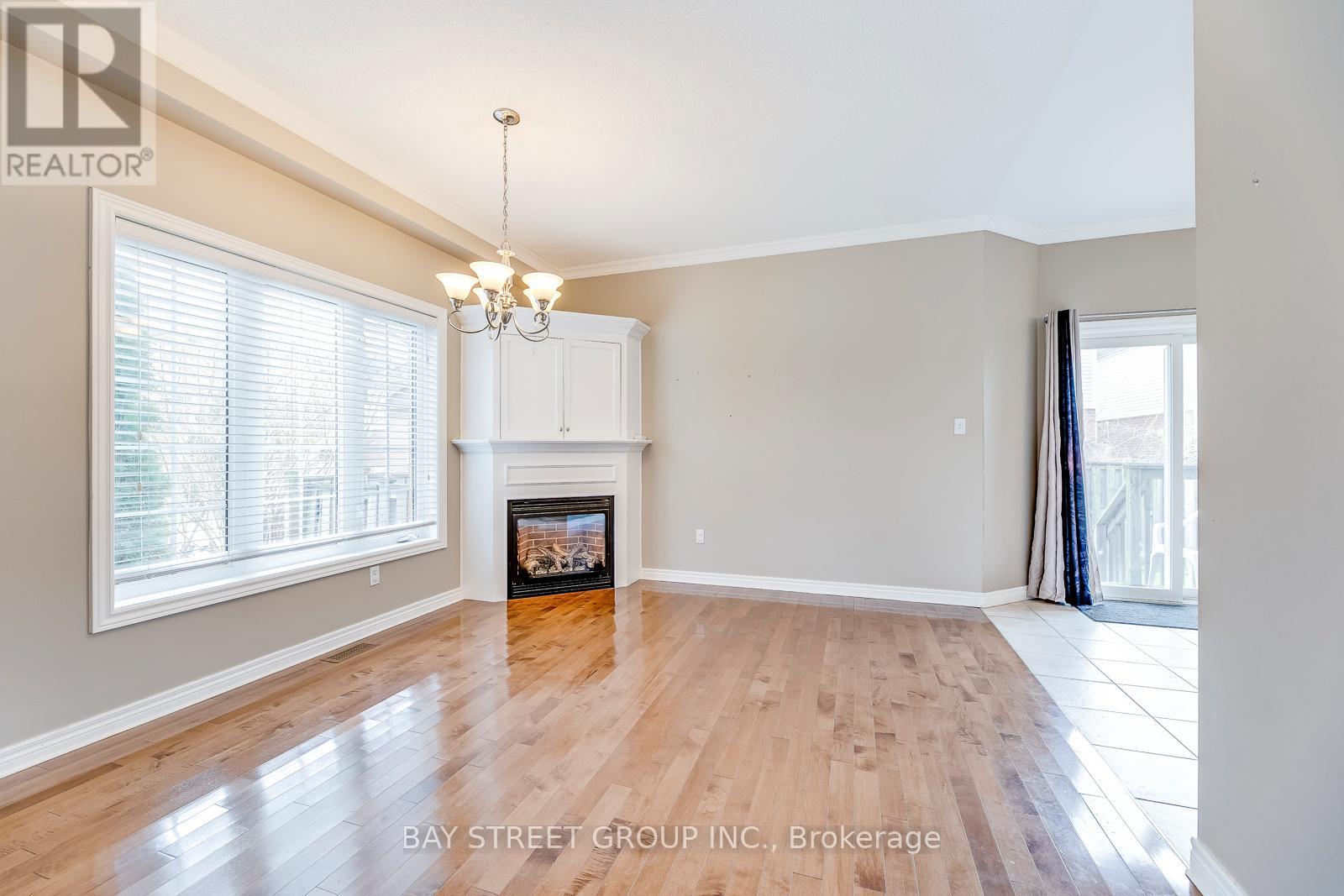 5218 Garland Crescent, Burlington, Ontario  L7L 7K9 - Photo 8 - W13000090