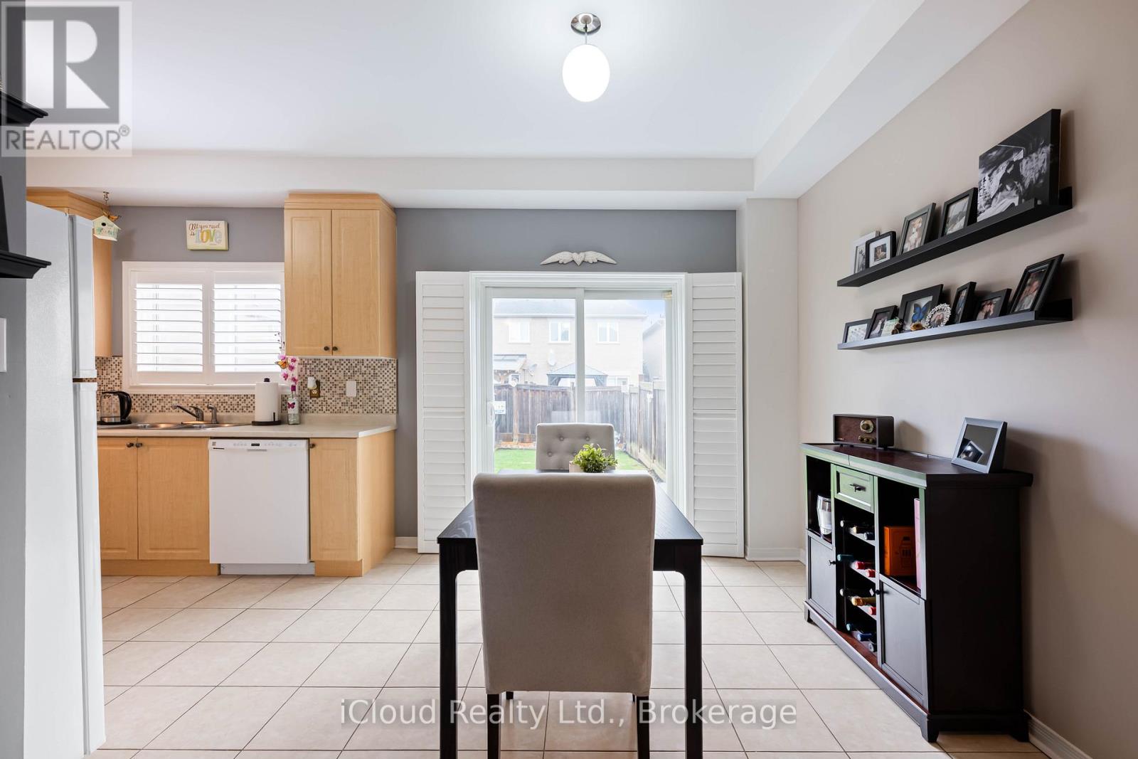 100 Goldham Way, Halton Hills, Ontario  L7G 0C8 - Photo 10 - W13000150