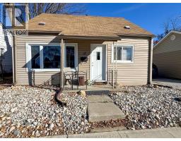 17 MCNAUGHTON AVENUE, Wallaceburg, Ontario