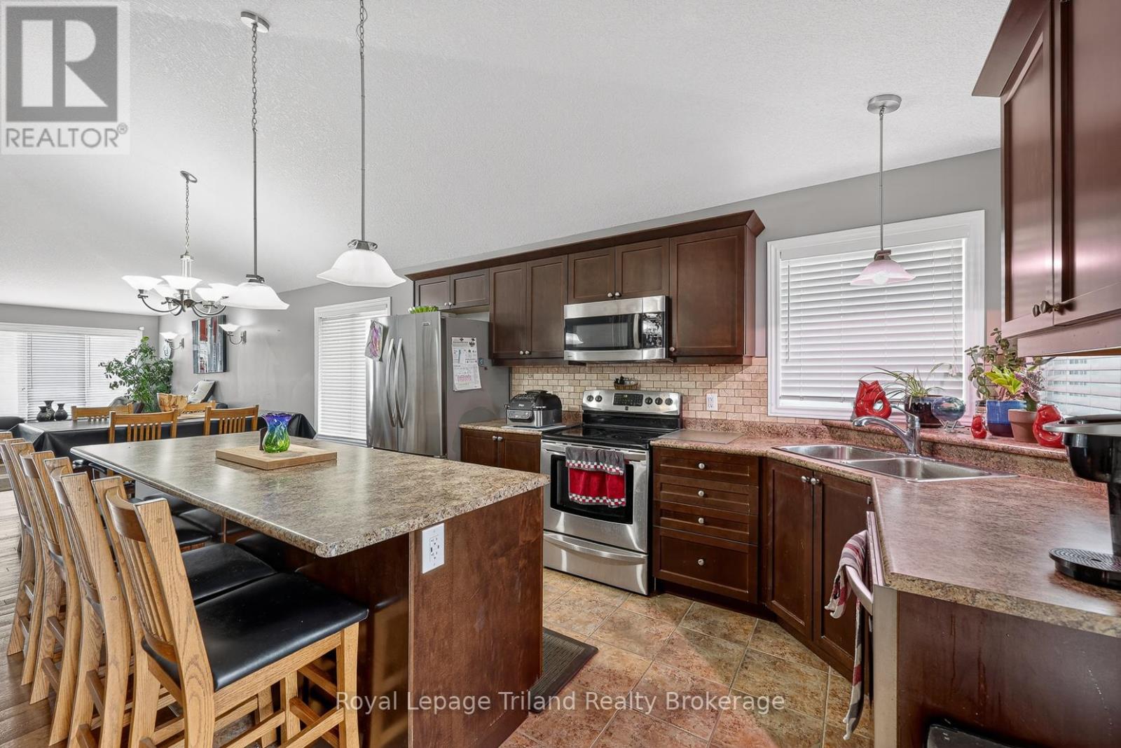 162 Forestway Trail, Woodstock, Ontario N4S 9A7 - Photo 10 - X12996094