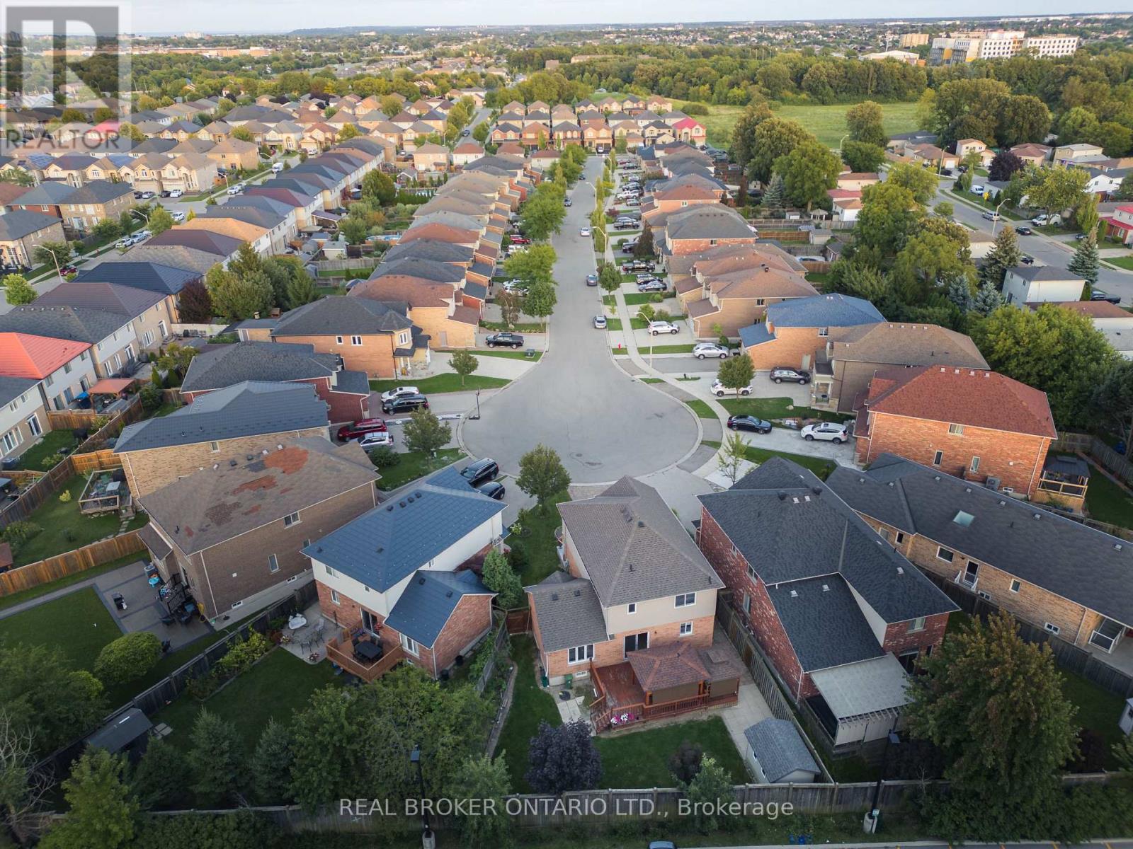 83 Benedict Place, Hamilton, Ontario  L9A 0A4 - Photo 3 - X13000102