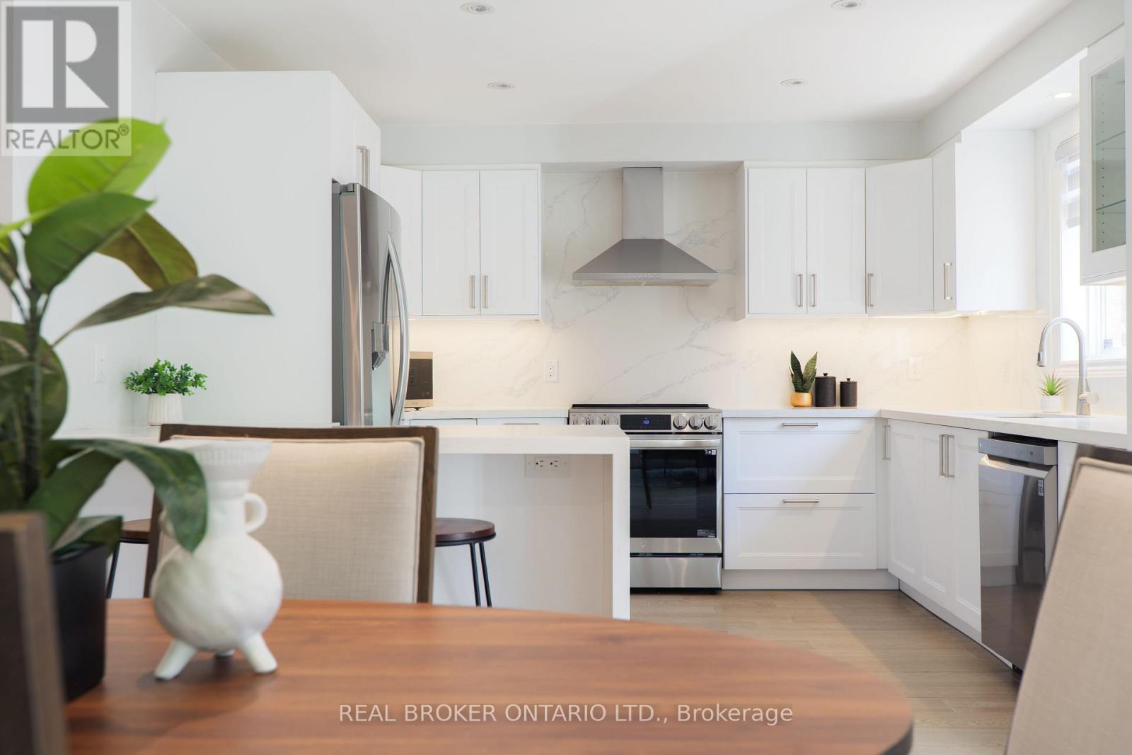 83 Benedict Place, Hamilton, Ontario  L9A 0A4 - Photo 5 - X13000102