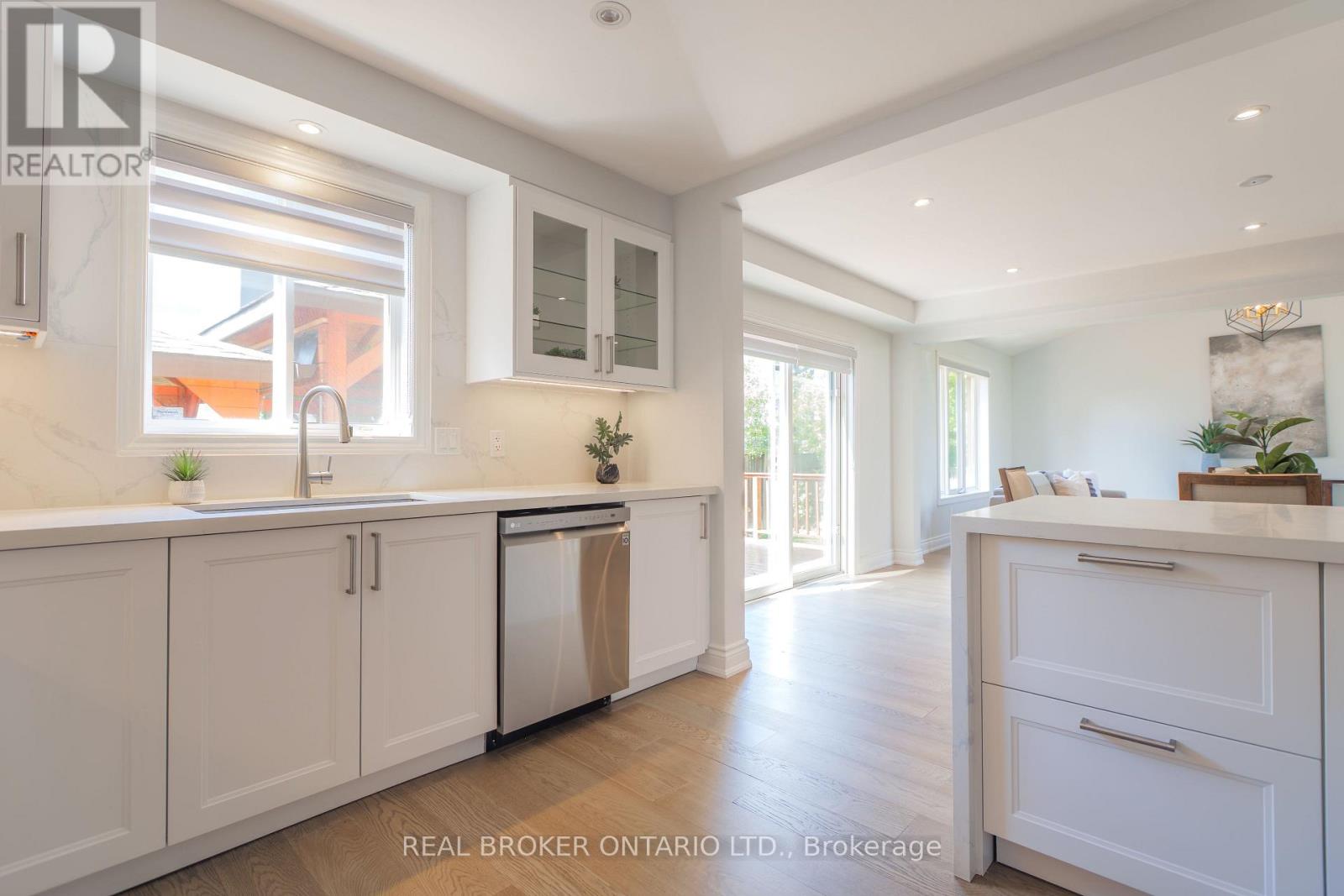 83 Benedict Place, Hamilton, Ontario  L9A 0A4 - Photo 7 - X13000102