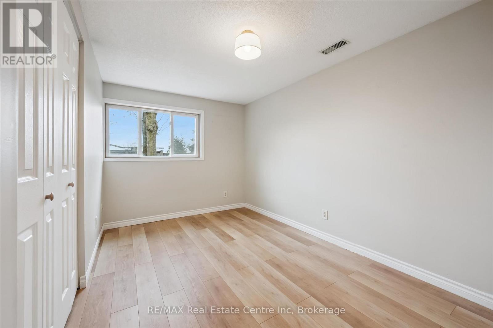 51 Muskoka Drive, Guelph, Ontario  N1E 3M8 - Photo 34 - X12967050