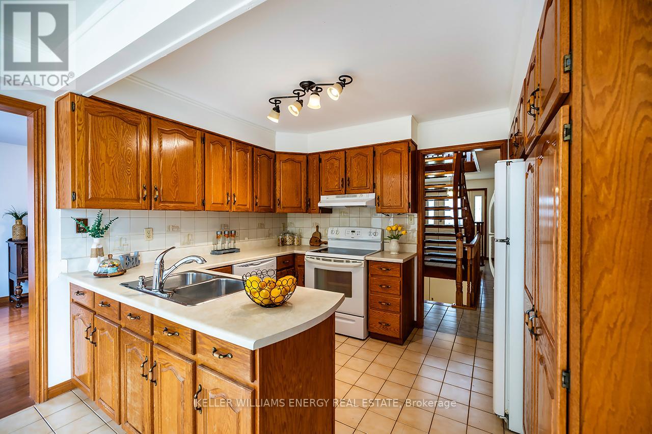 565 Prestwick Drive, Oshawa, Ontario L1J 7P4 - Photo 15 - E13000596