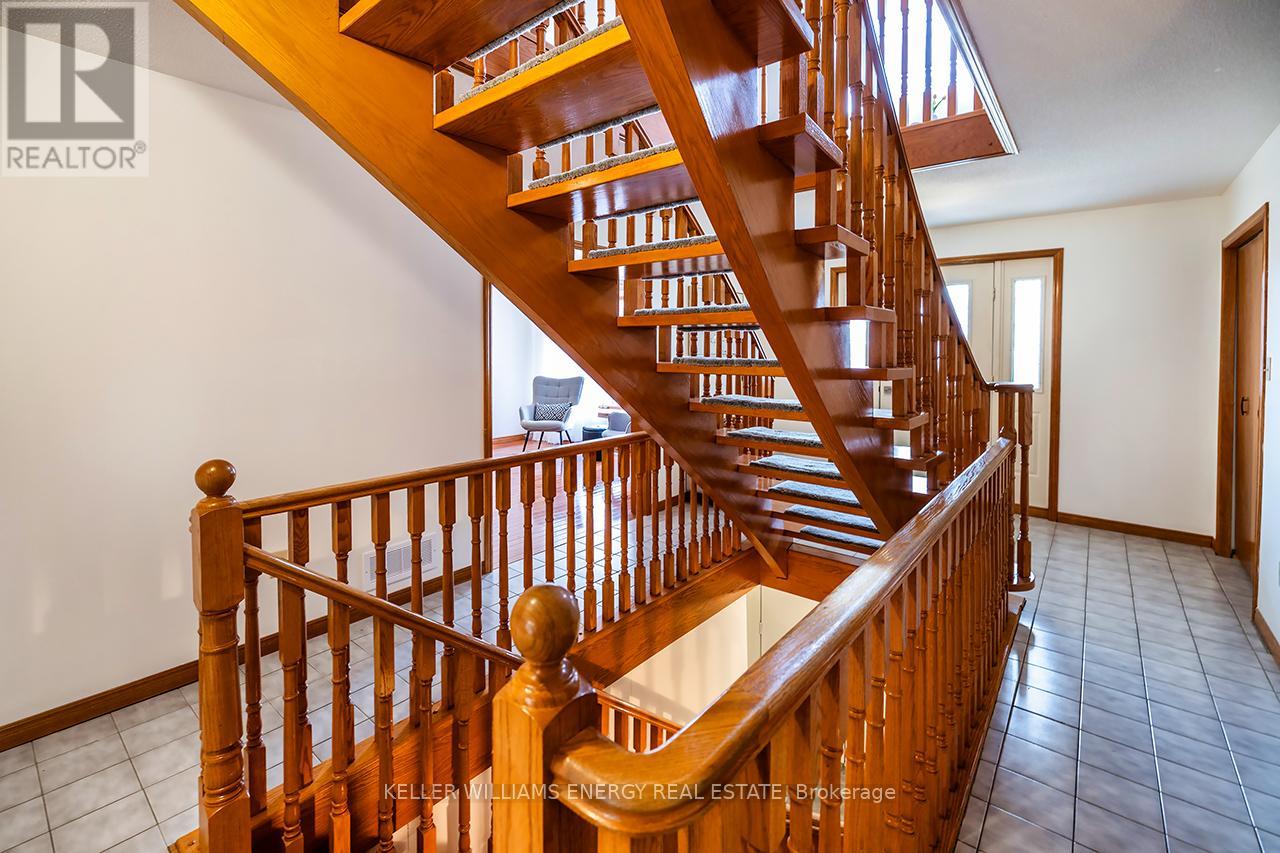 565 Prestwick Drive, Oshawa, Ontario L1J 7P4 - Photo 33 - E13000596