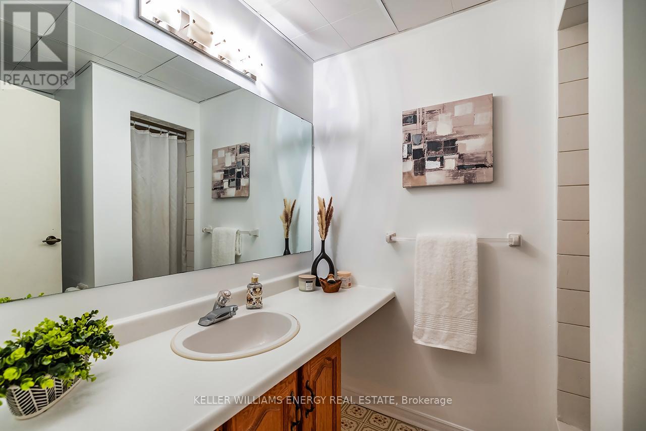 565 Prestwick Drive, Oshawa, Ontario L1J 7P4 - Photo 39 - E13000596