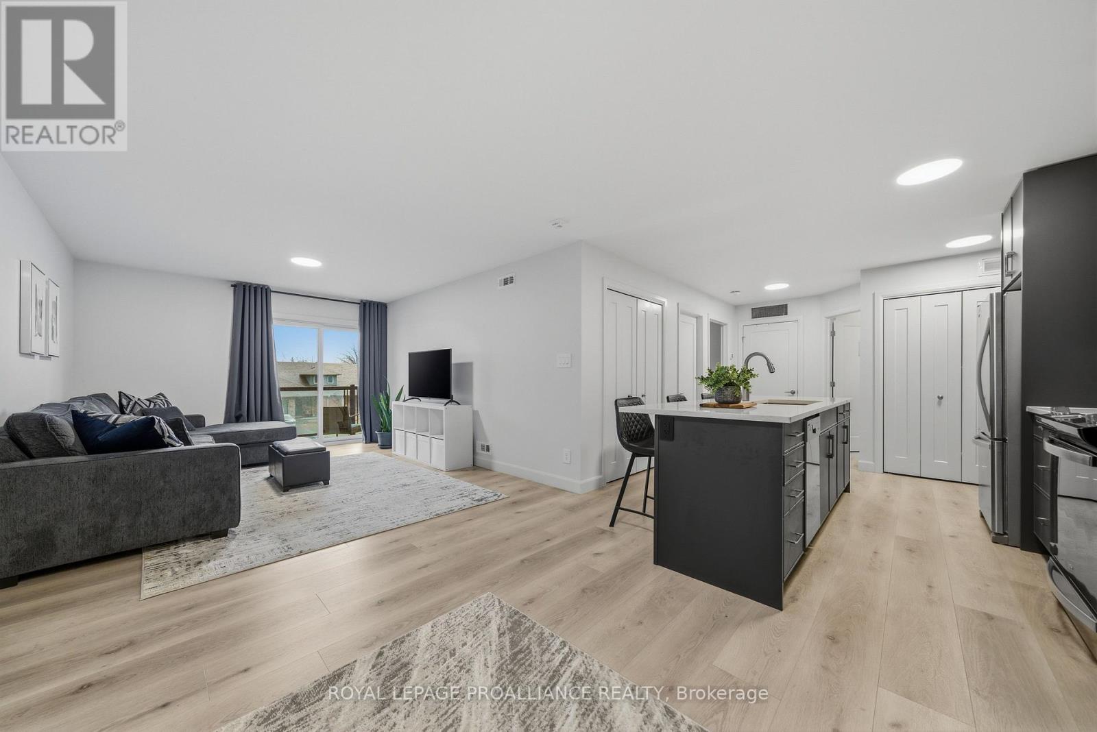 208 - 20 Hillside Meadow Drive, Quinte West, Ontario K8V 0J7 - Photo 14 - X13000212