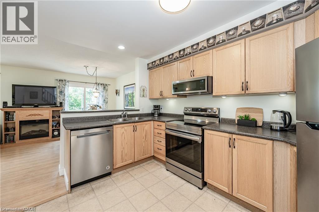 653 Royal Fern Street, Waterloo, Ontario  N2V 2P6 - Photo 5 - 40818860