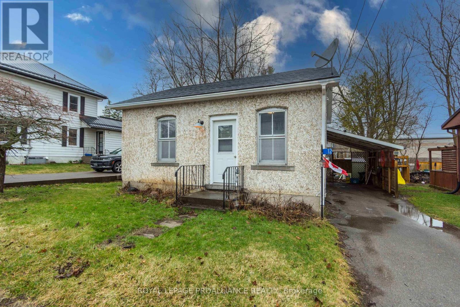 12 ALBERT ROAD, Quinte West, Ontario