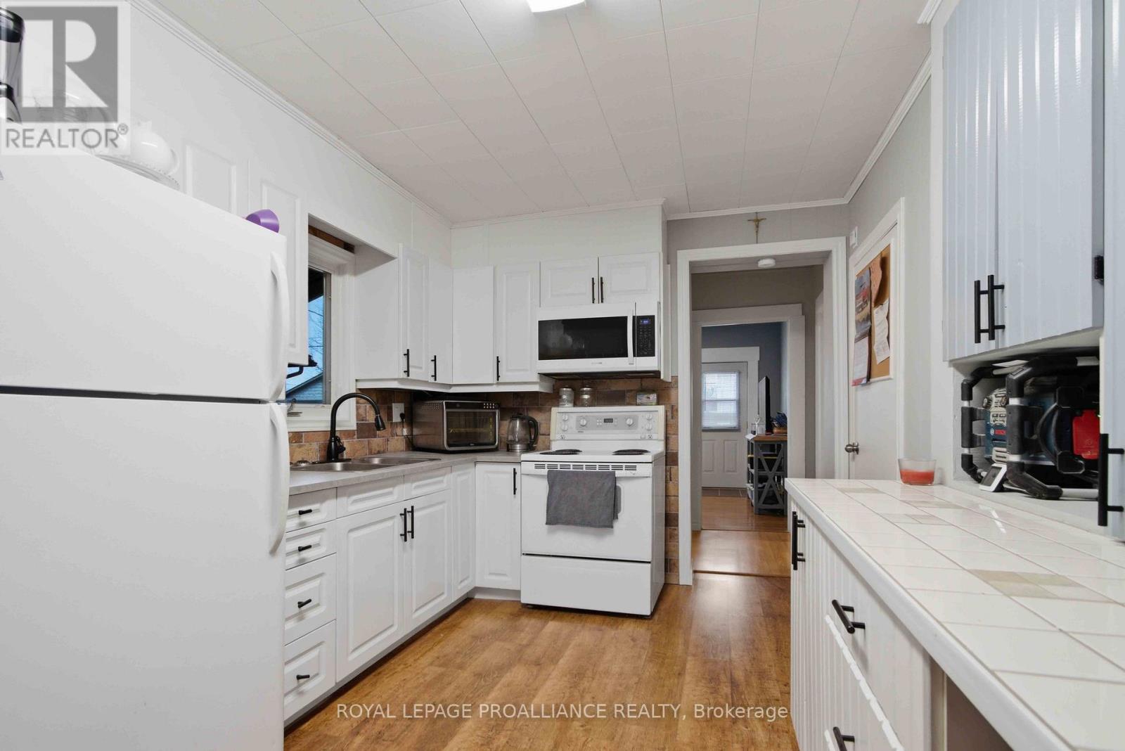 12 Albert Road, Quinte West, Ontario  K0K 2C0 - Photo 10 - X13000270