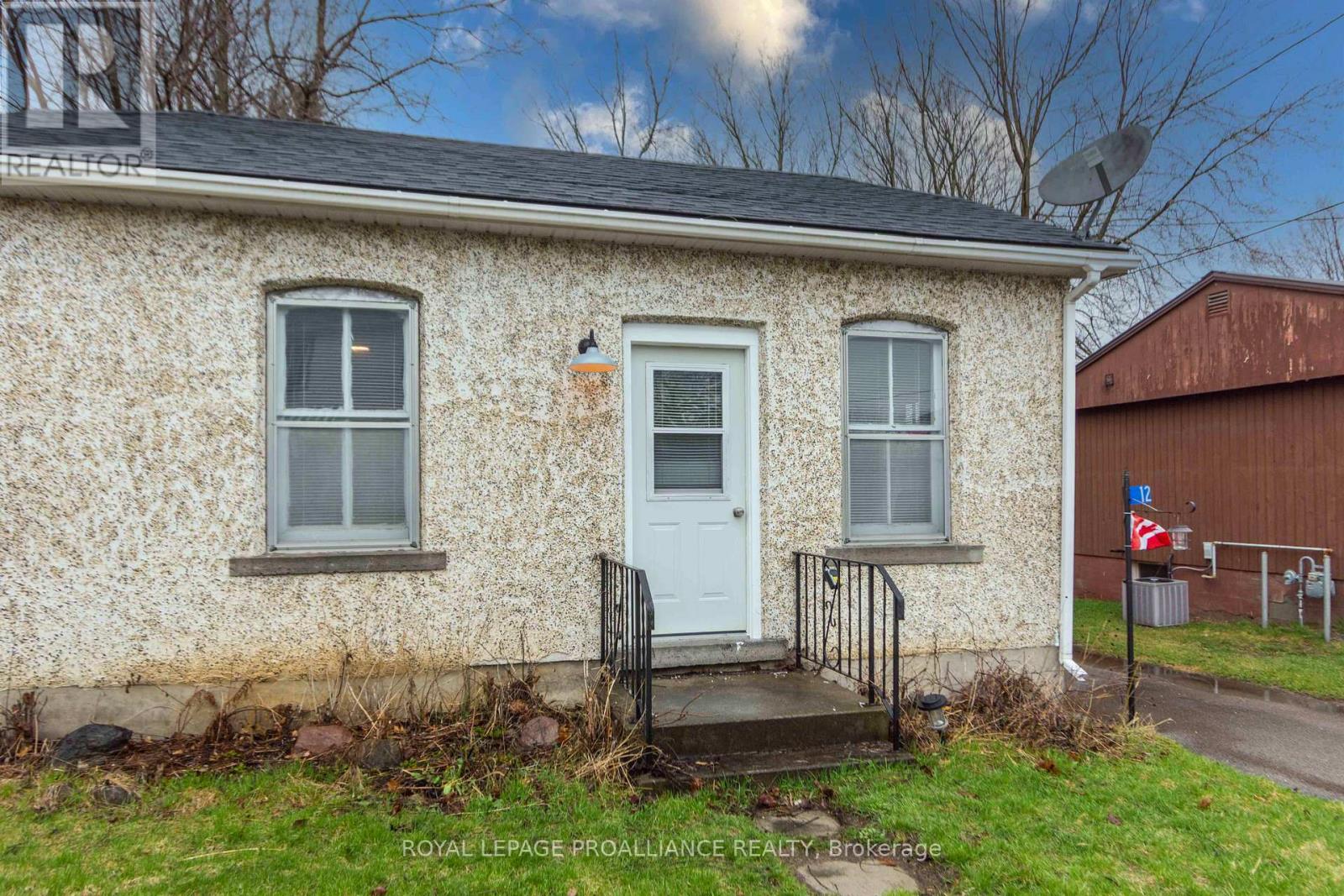12 Albert Road, Quinte West, Ontario  K0K 2C0 - Photo 2 - X13000270