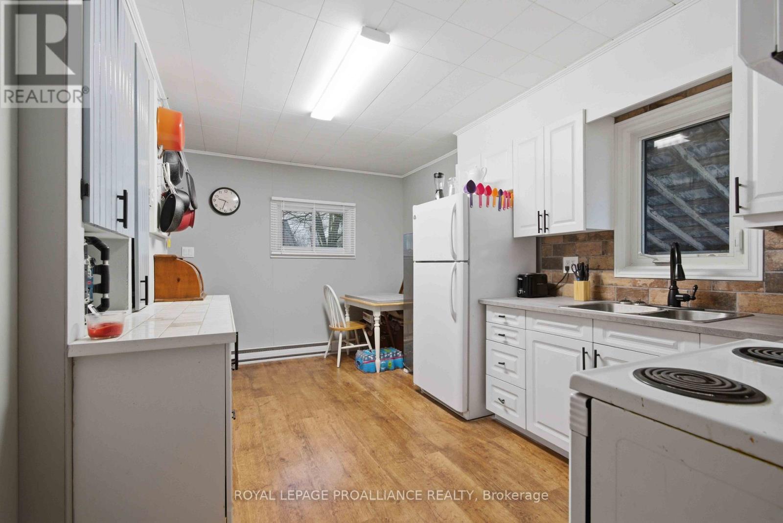 12 Albert Road, Quinte West, Ontario  K0K 2C0 - Photo 7 - X13000270