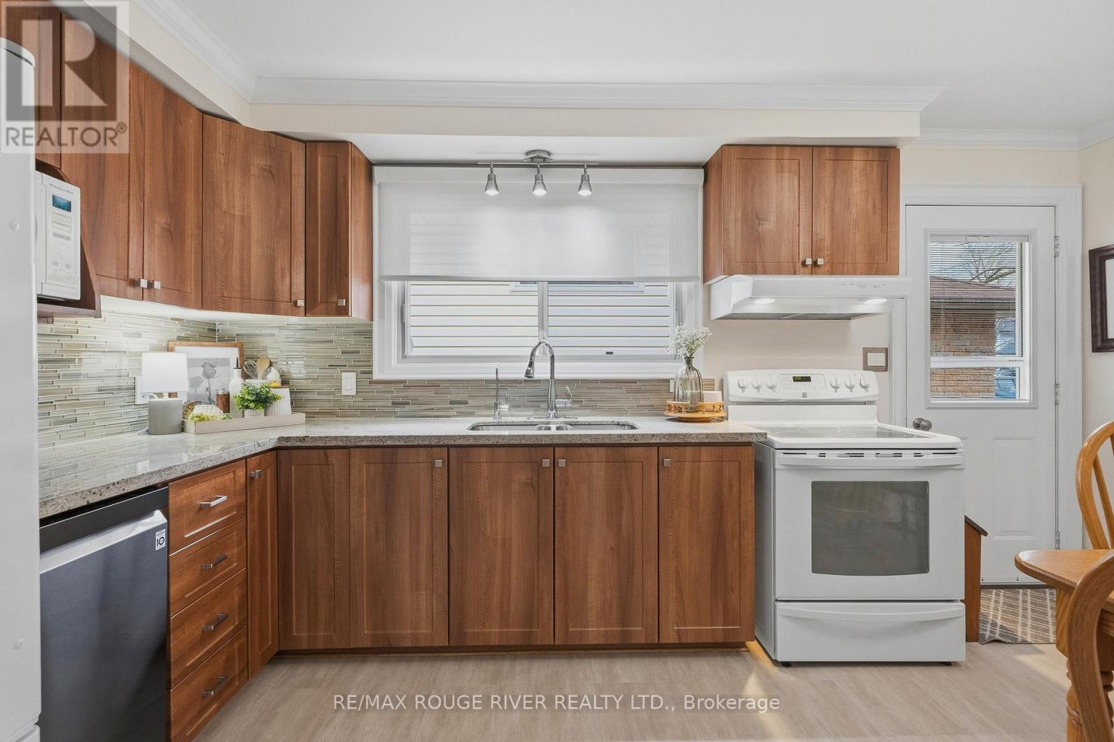 608 Elizabeth Street, Cobourg, Ontario  K9A 4S1 - Photo 8 - X13000272