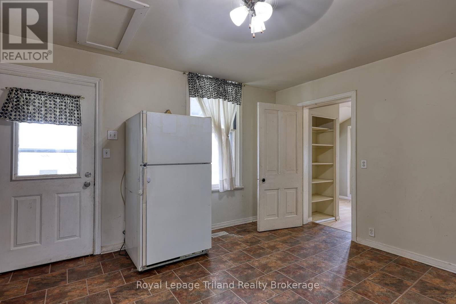 55 Oxford Street, Woodstock, Ontario N4S 6A4 - Photo 18 - X12996104